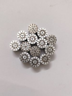 Özel Boyut 3 Katmanlı Tarih Damgaları - SUS420 Paslanmaz Çelik Kalıp İşaretleme Pimleri