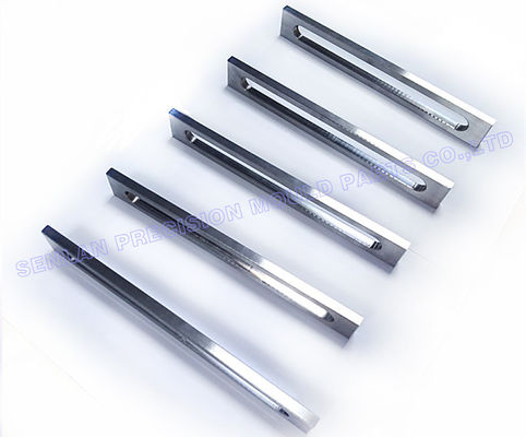 Otomotiv hassasiyetli CNC işlenmiş parçaları.